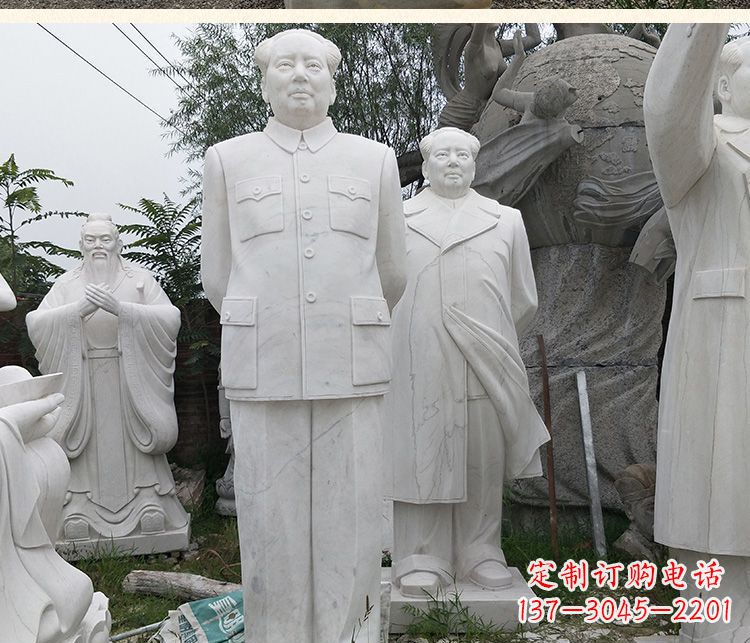 辽宁新一代中国政治精神的象征——“背手的毛主席”石雕