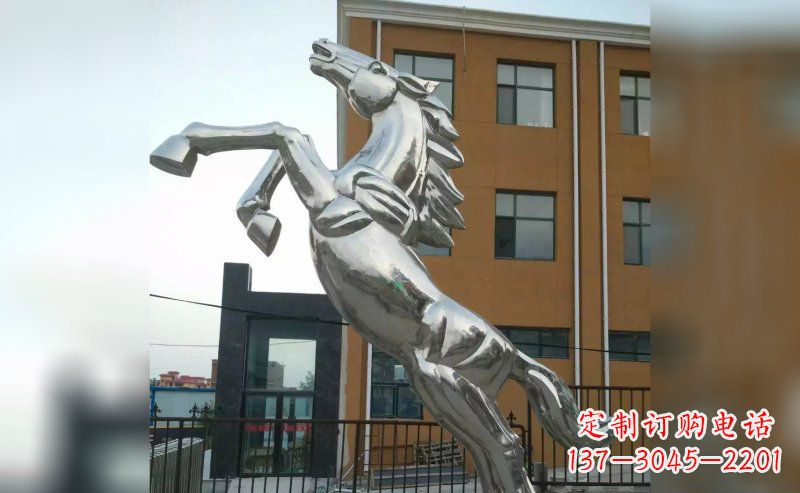 辽宁驰骋草原,唯美马雕