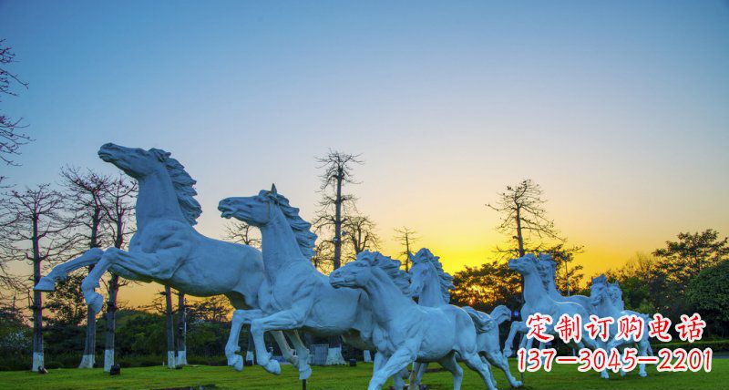 辽宁新颖活力的马群雕塑奔跑的马