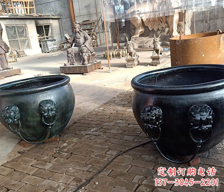 辽宁铜雕制的水缸摆件