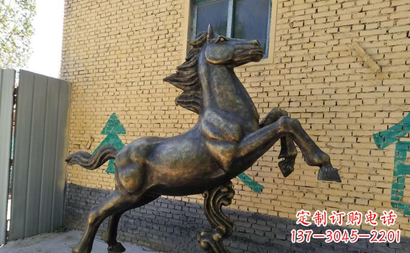 辽宁马雕塑玻璃钢仿铜创作的艺术