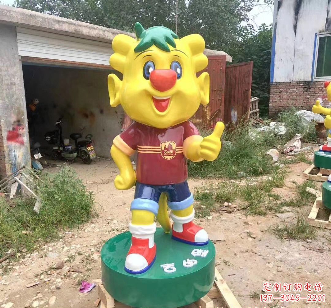 辽宁玻璃钢卡通小牛雕塑精致而可爱