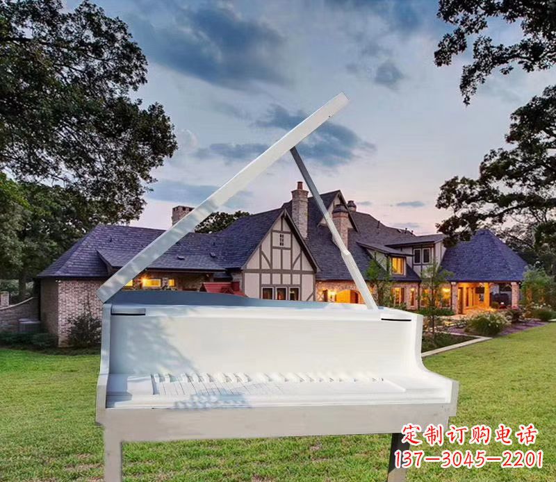 辽宁钢琴雕塑——点缀广场景观