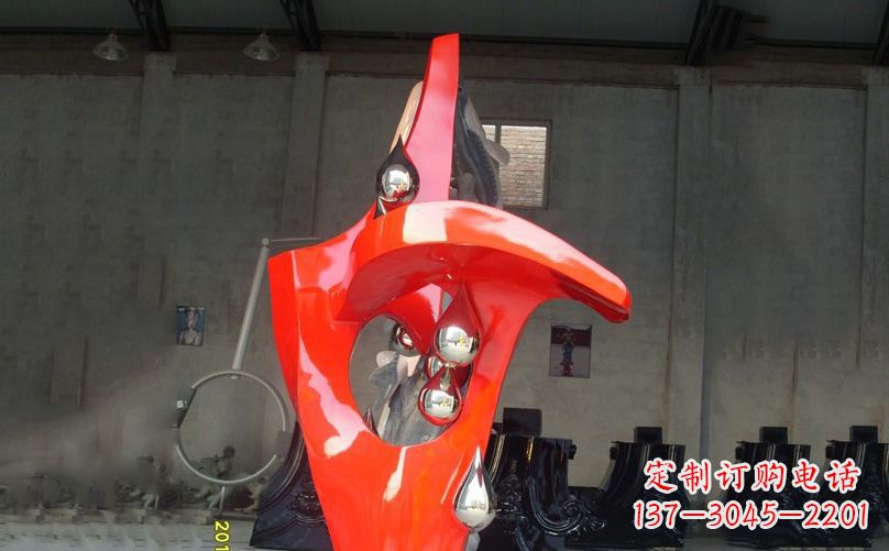 辽宁不锈钢水滴雕塑美丽动人