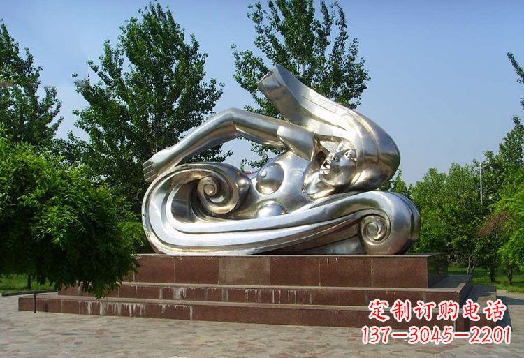 辽宁浪漫游泳不锈钢女孩雕塑