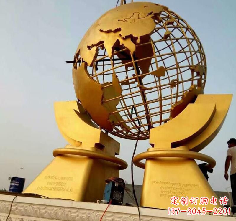 辽宁不锈钢地球仪镂空雕塑以艺术展示地球的美