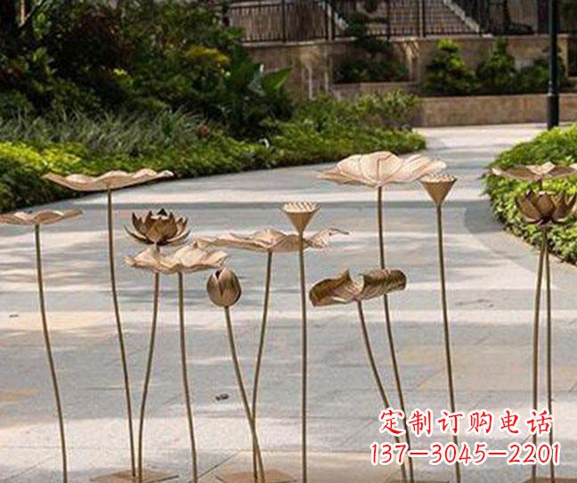 辽宁不锈钢锻造荷花装饰雕塑——精美绝伦