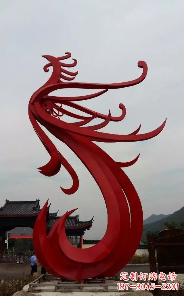 辽宁凤凰雕塑象征着和平与繁荣