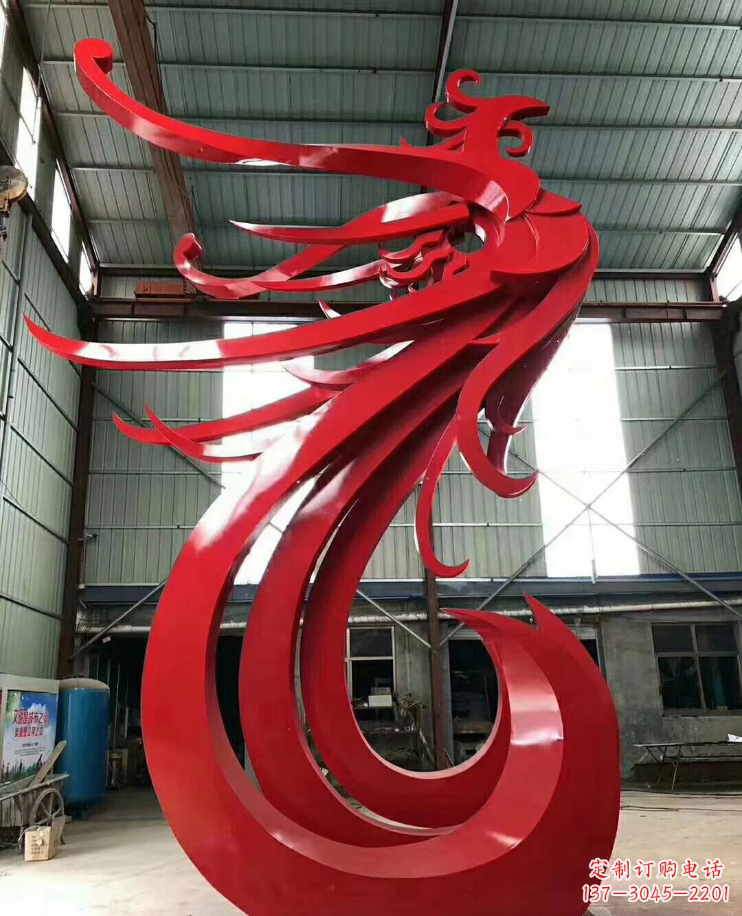 辽宁不锈钢凤凰雕塑象征着新生的力量