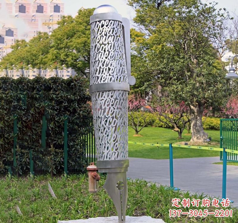 辽宁精致不锈钢钢笔雕塑