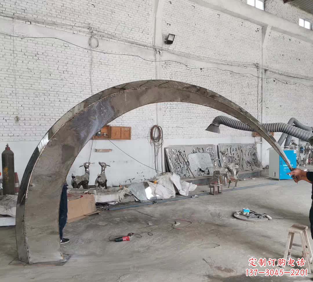 辽宁不锈钢拱门雕塑经典美学的体现