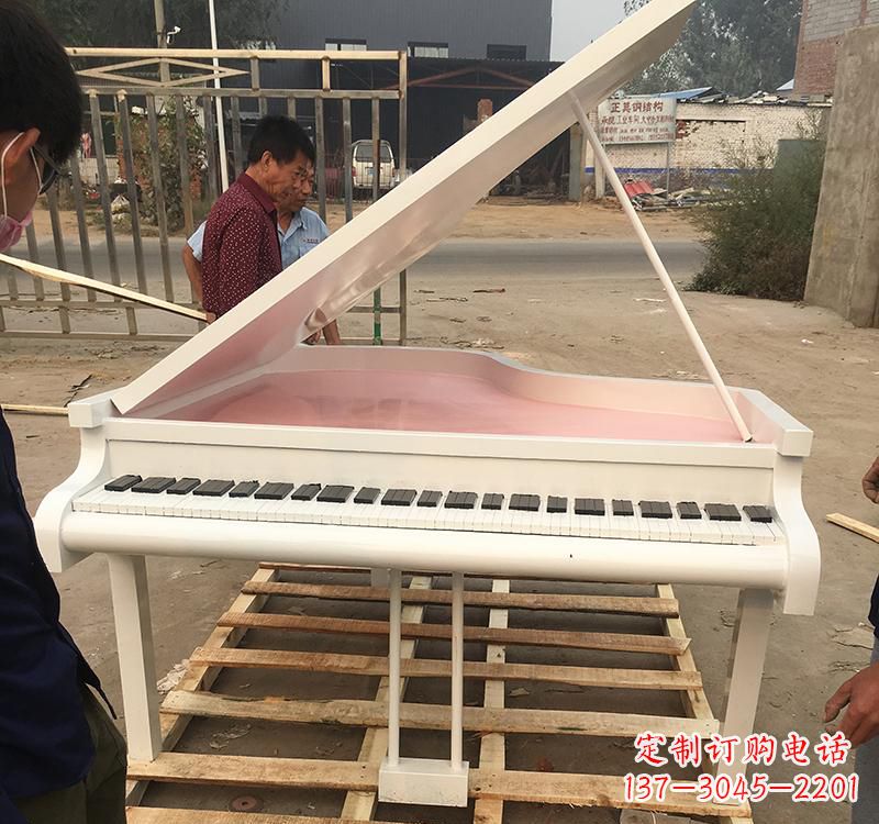 辽宁不锈钢钢琴雕塑融合音乐与艺术的完美结合