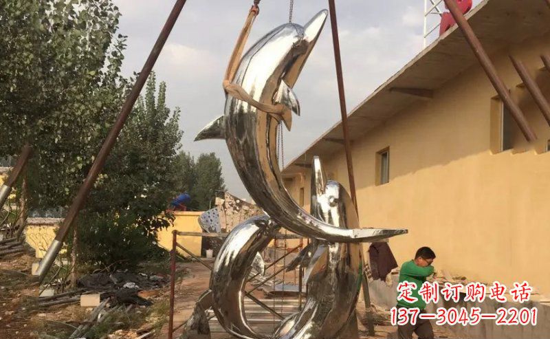 辽宁不锈钢海豚雕塑美丽而又神秘