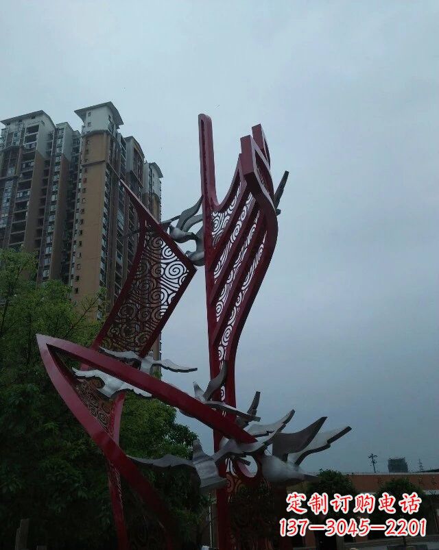辽宁不锈钢祥云纹船帆雕塑