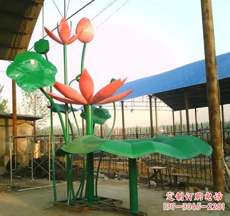 辽宁不锈钢荷花雕塑汲取自然之美