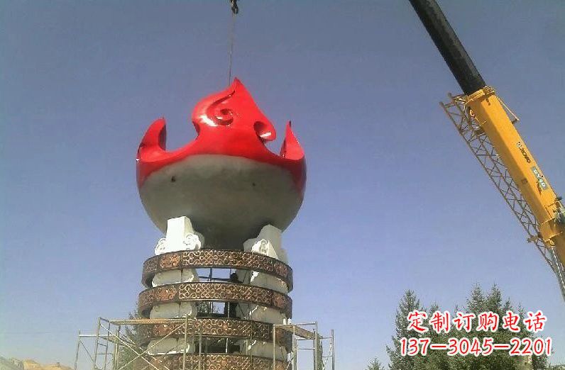 辽宁不锈钢火炬雕塑象征着永恒的精神