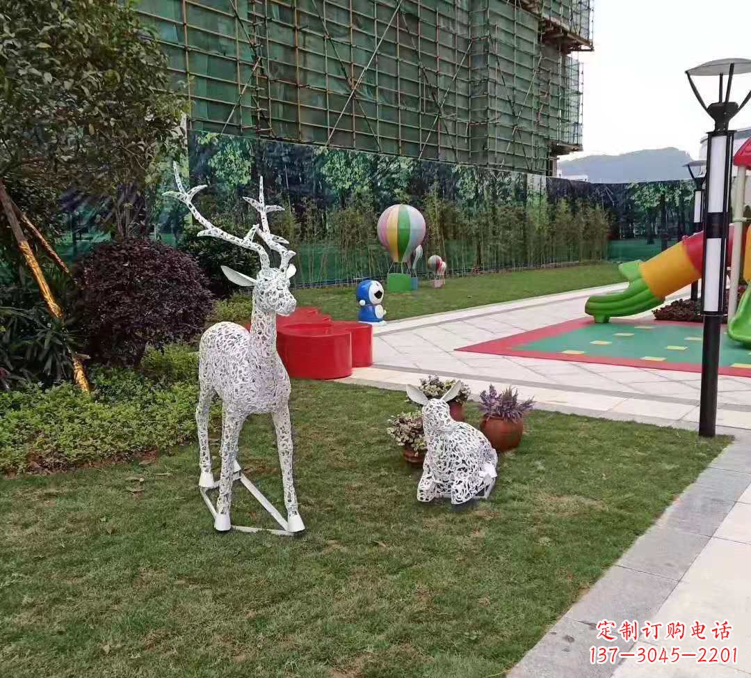 辽宁不锈钢梅花鹿雕塑点亮公园景观