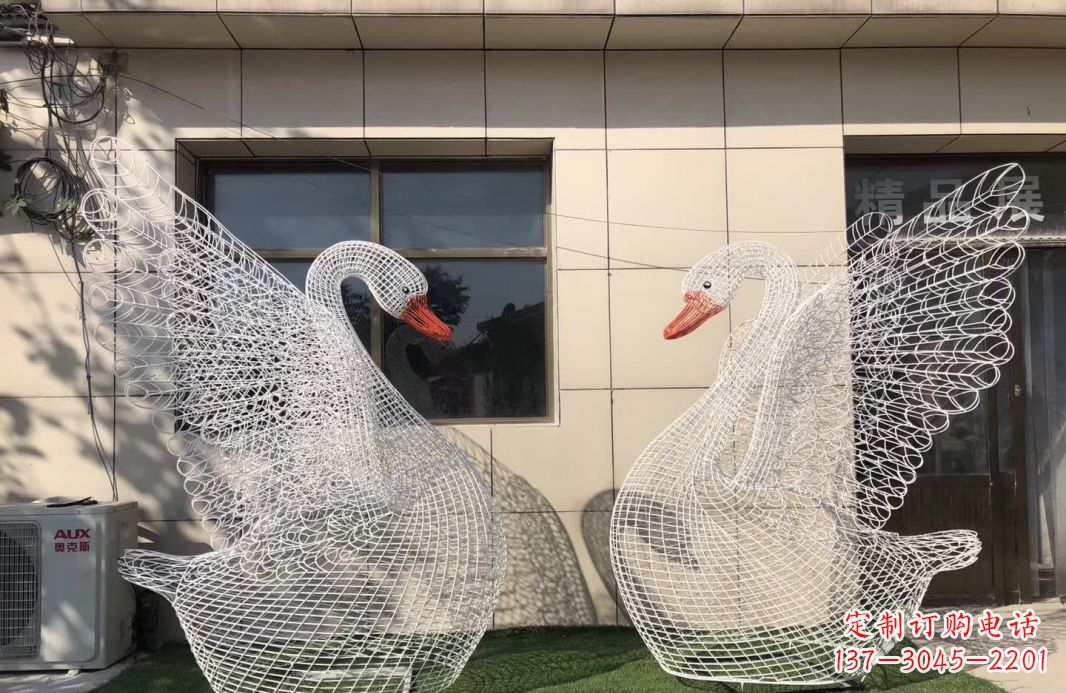 辽宁不锈钢镂空天鹅雕塑象征着美丽的永恒
