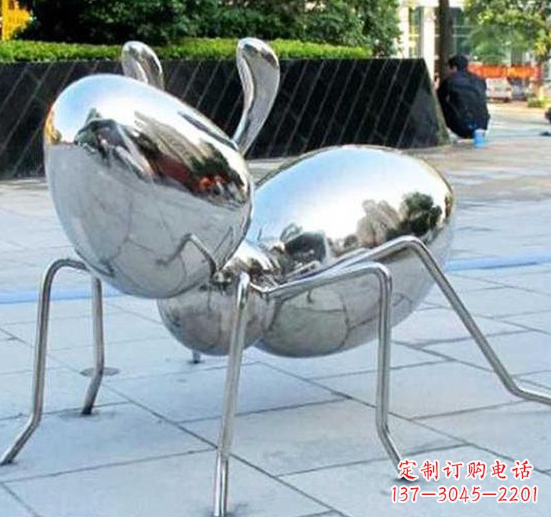 辽宁不锈钢蚂蚁雕塑一座象征努力的艺术作品