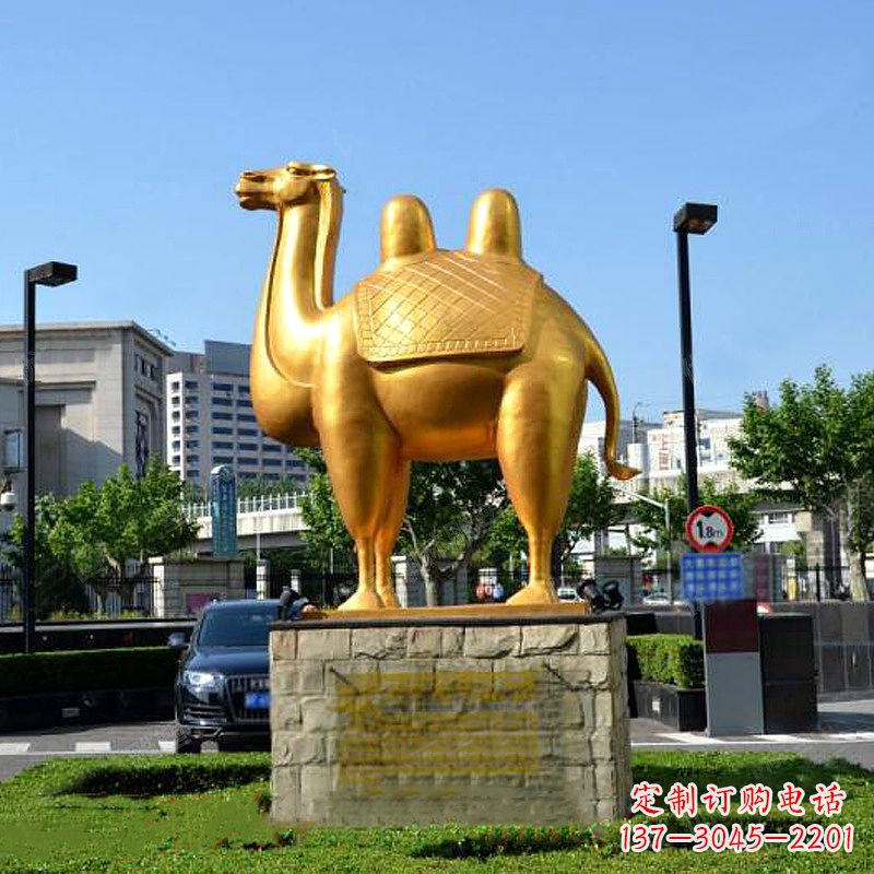 辽宁不锈钢骆驼雕塑点缀城市绿化