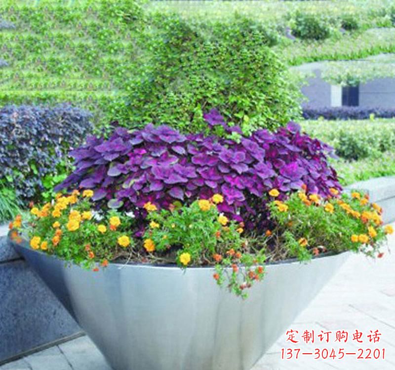 辽宁不锈钢花盆雕塑艺术之美