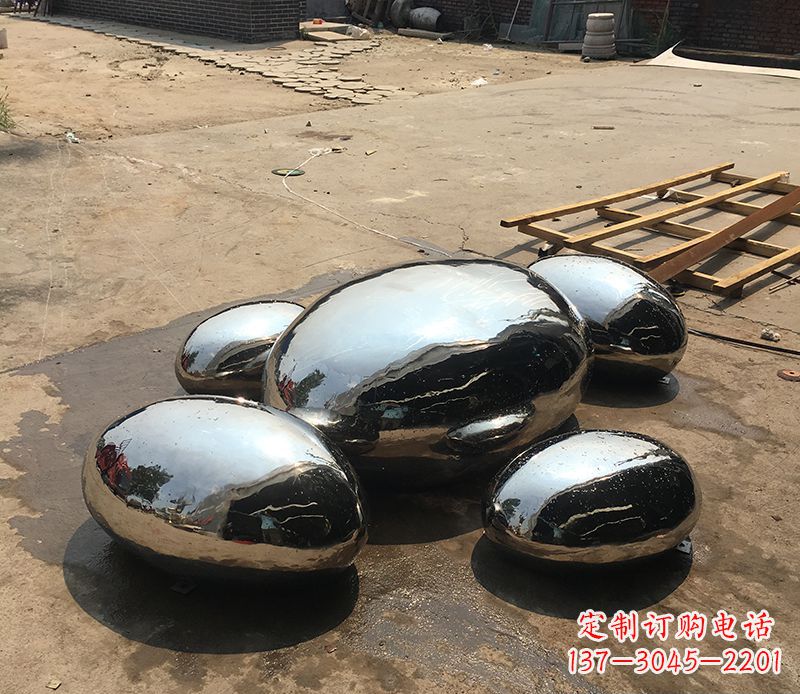 辽宁不锈钢水滴雕塑给景观增添独特魅力