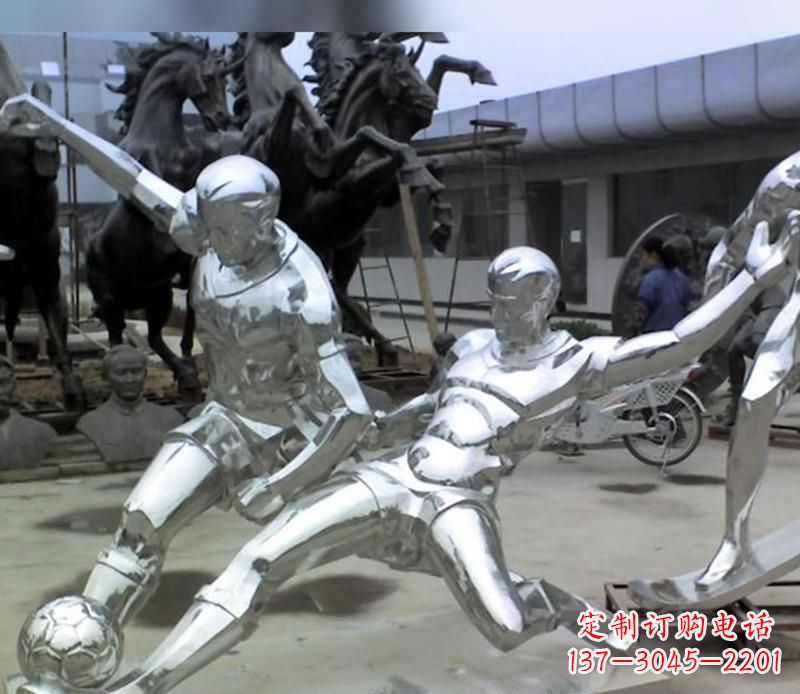 辽宁足球运动雕塑
