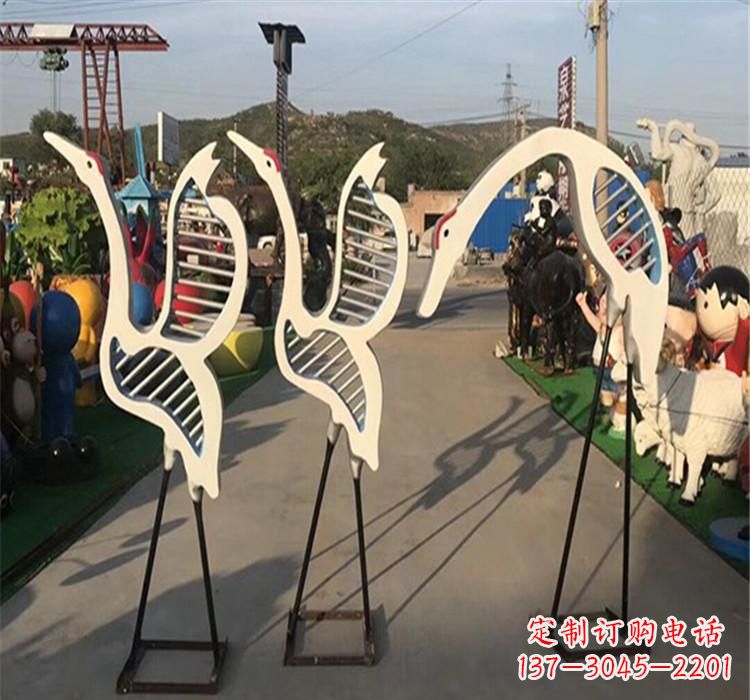 辽宁精美不锈钢仙鹤雕塑