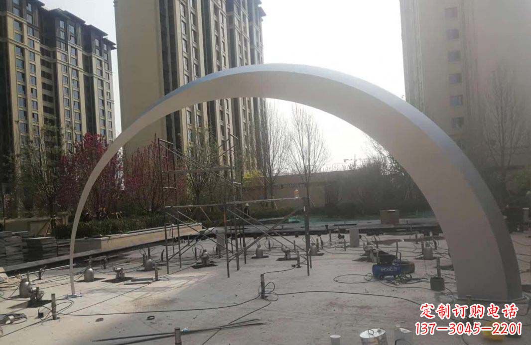 辽宁不锈钢小区拱门雕塑美化环境