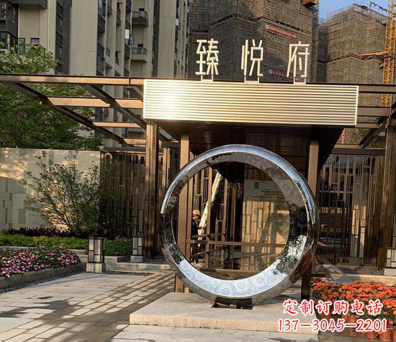 辽宁不锈钢小区圆环雕塑赋予小区景观更多美感