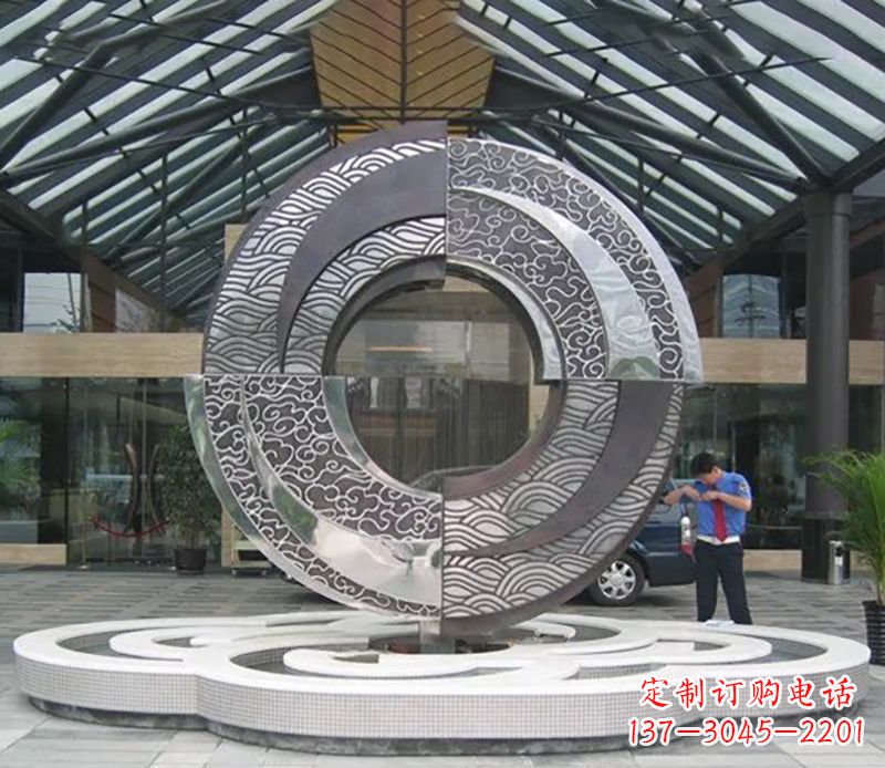 辽宁不锈钢圆环雕塑,点缀酒店空间