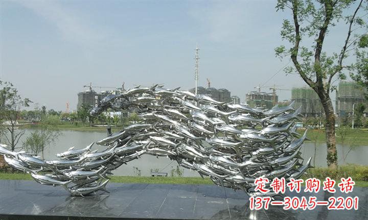 辽宁精美动物雕塑点缀不锈钢鱼群公园