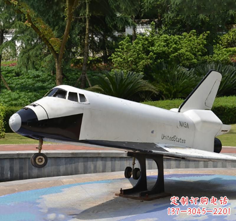 辽宁不锈钢飞机雕塑给空中增添梦幻氛围