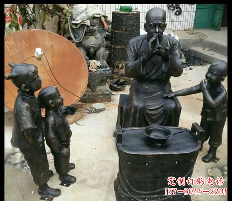 辽宁糖果街上的铜雕精灵