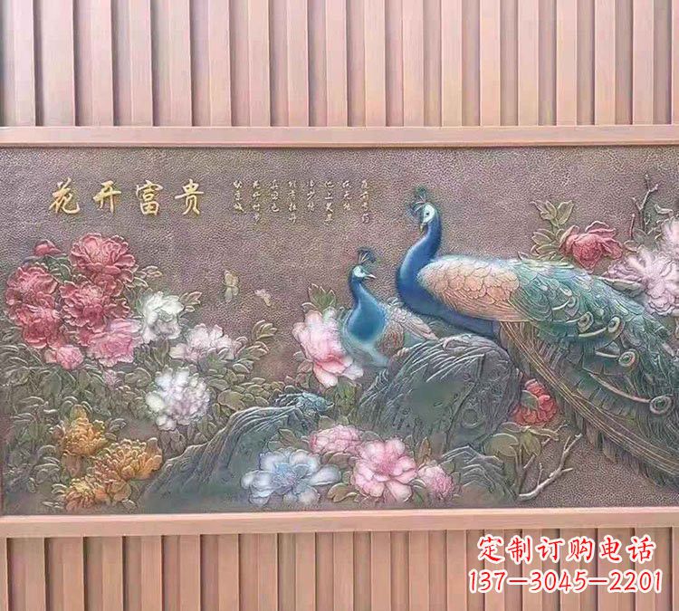 辽宁锻铜孔雀雕塑——精致而神奇的艺术品