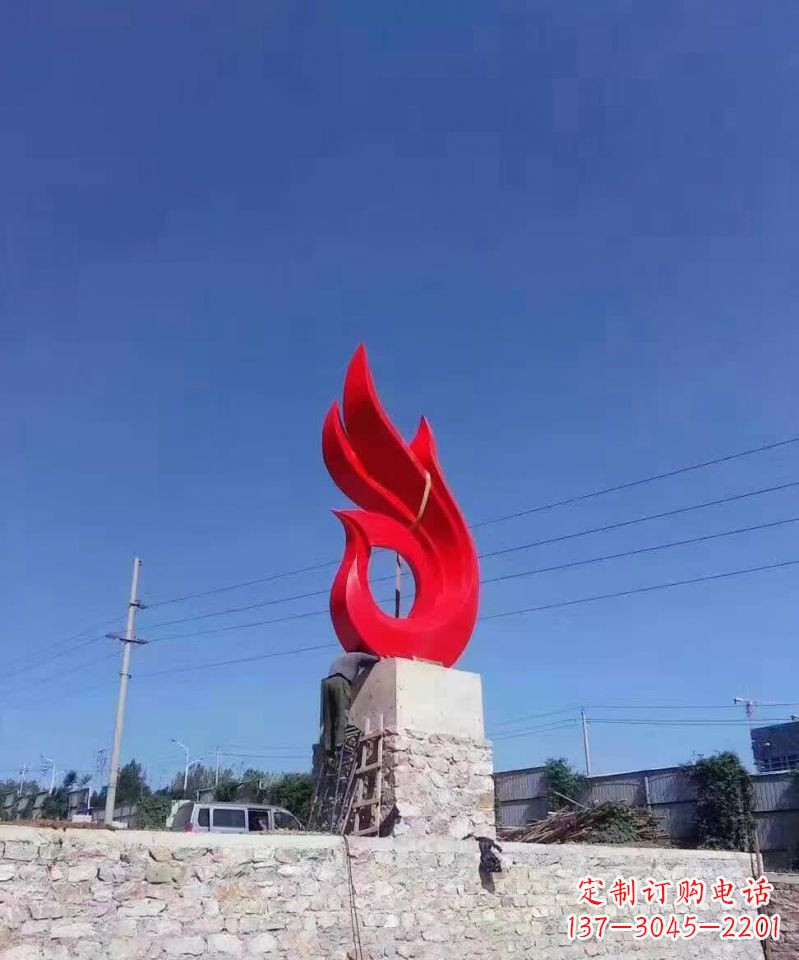 辽宁凤凰雕塑点缀城市的不锈钢景观