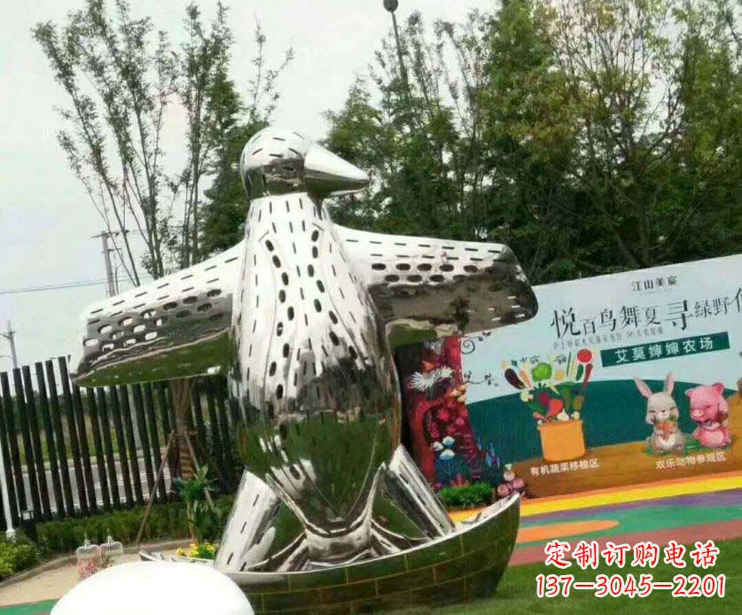 辽宁企鹅的精美雕塑