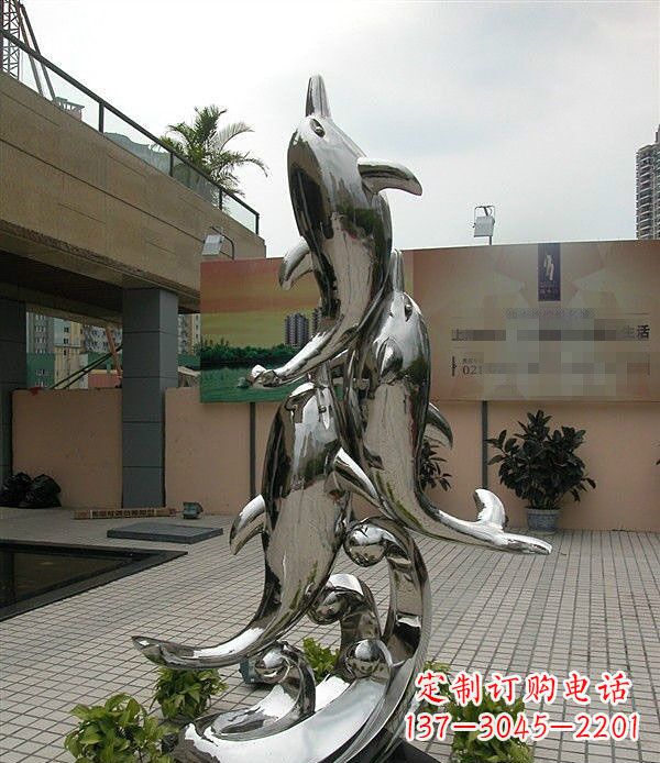 辽宁海豚雕塑表达创意与活力