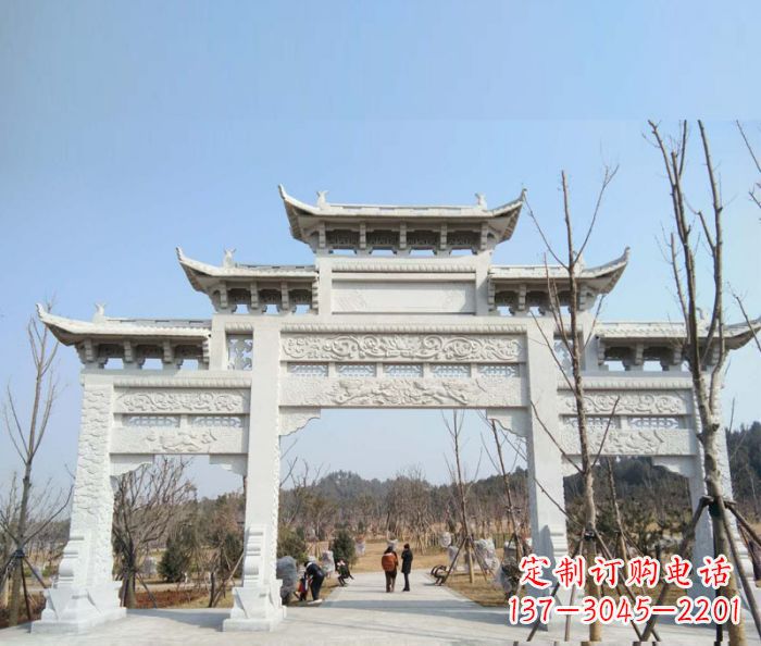 辽宁“村口三门石雕牌楼”——悠久历史的见证