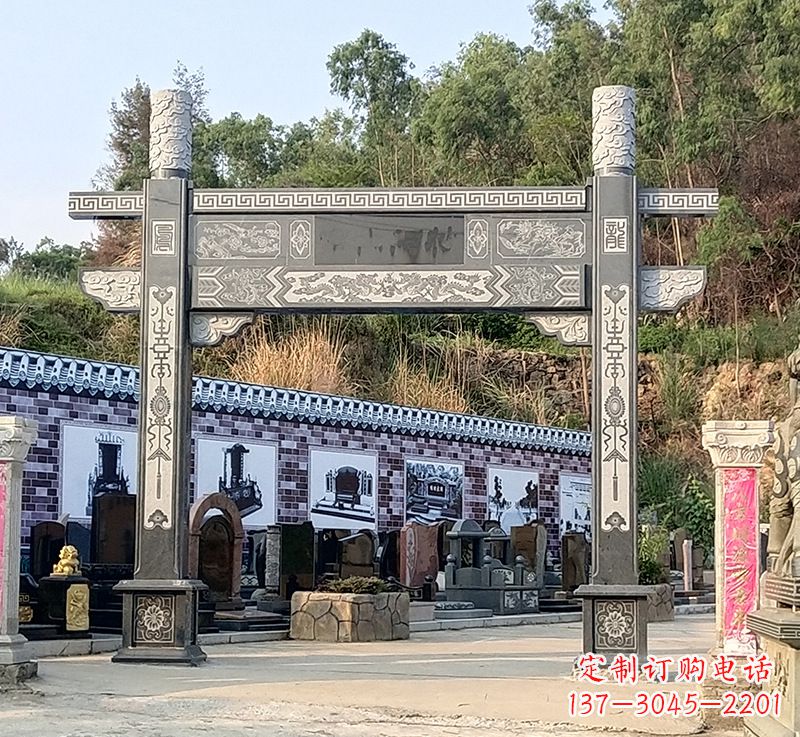 辽宁古村牌坊雕塑精湛技艺的经典之作