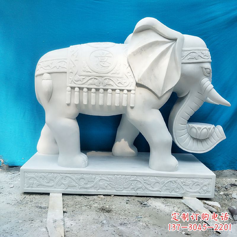 辽宁大象石雕翘鼻子