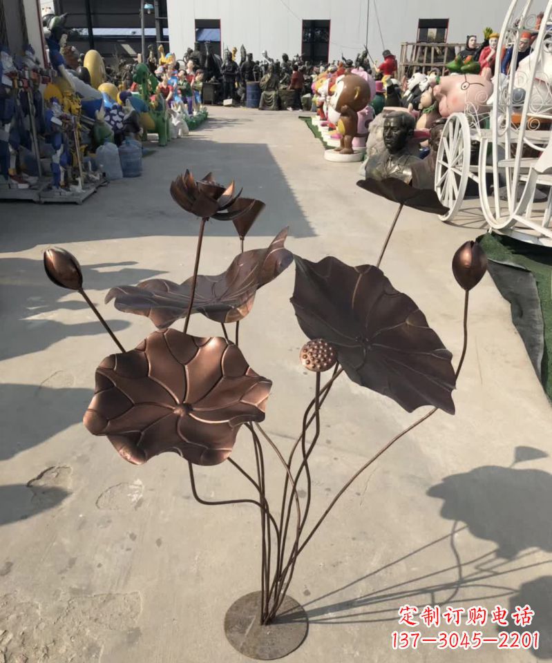 辽宁精美锻铜荷花雕塑