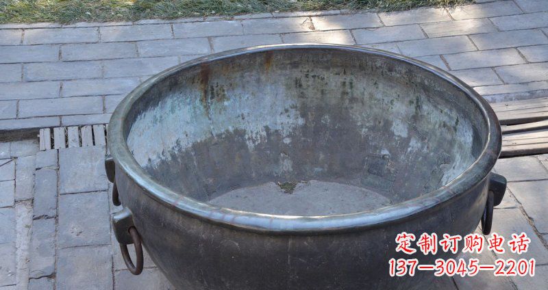 辽宁仿古纹饰铜水缸雕塑