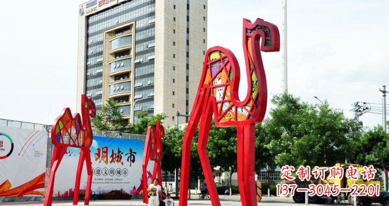 辽宁品质精良的公园不锈钢骆驼雕塑