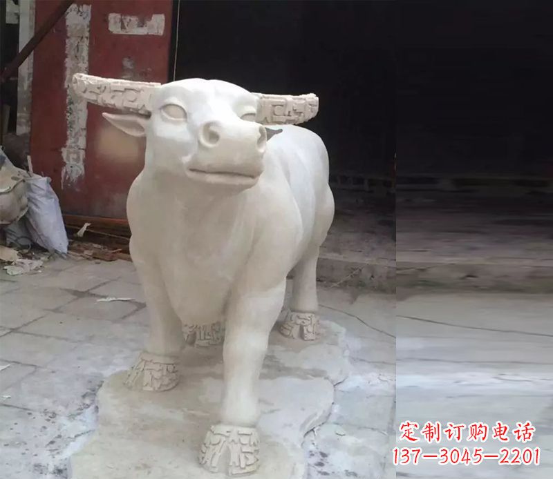 辽宁公园动物景观石雕牛