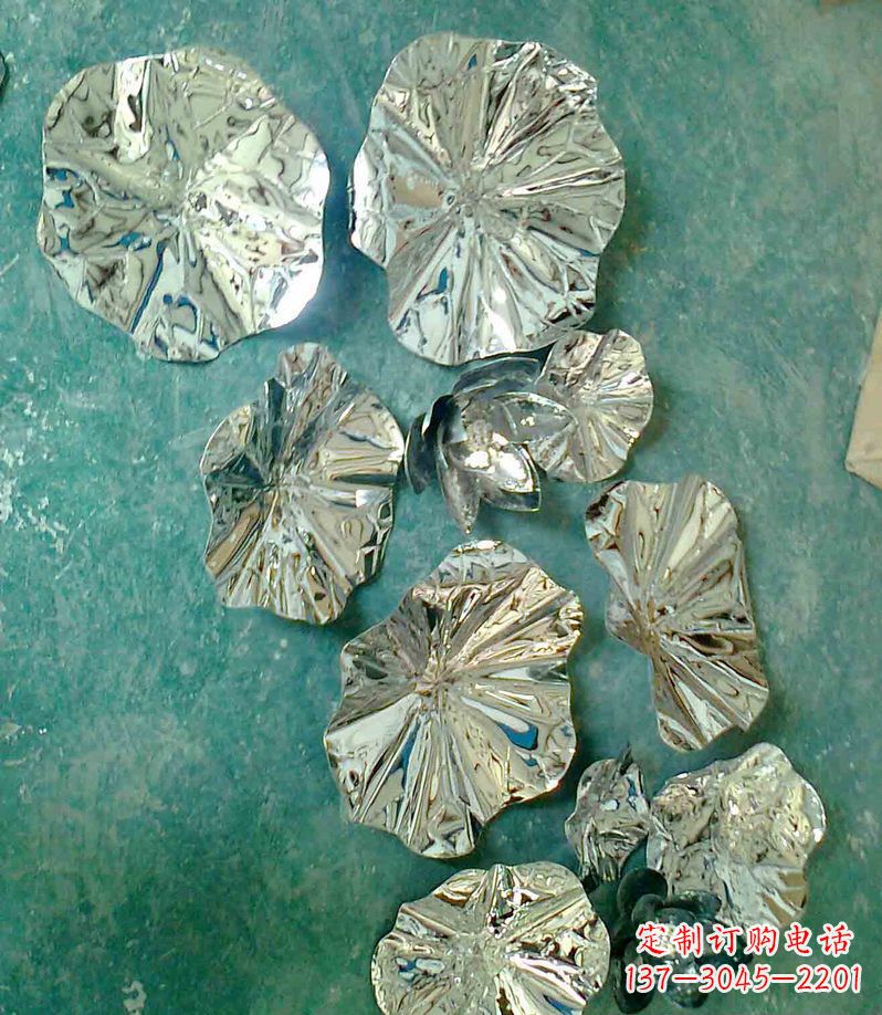 辽宁精致锻铜荷叶造型雕塑