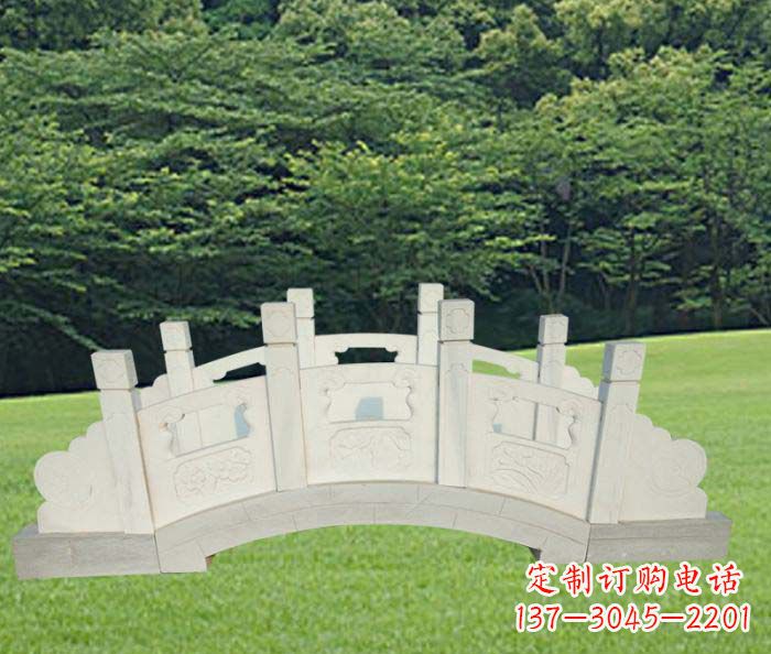 辽宁公园汉白玉石拱桥