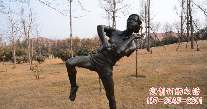 辽宁优雅美丽,练武女孩铜雕