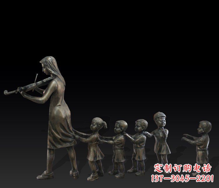 辽宁传统风格老鹰捉小鸡铜雕