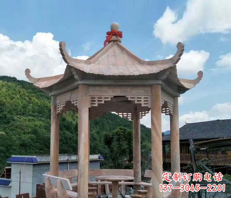 辽宁一流的公园晚霞红六角石雕凉亭